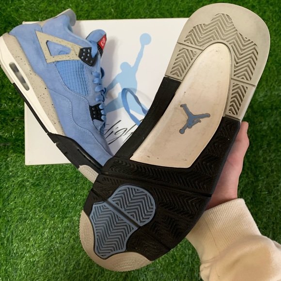 Jordan 4 University Blue Size 11 - Picture 6 of 7